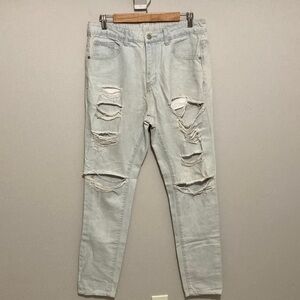 Women’s Light Wash Distressed Jeans, Size 32